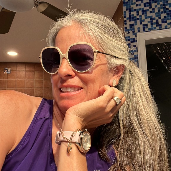 498$ NIB Valentino Garavani SUNGLASSES. Dust pink and blue, rose gold hardware - Picture 9 of 16